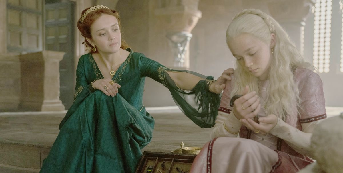 Alicent trying to pretend to care about helaenas bugs #HouseOfTheDragon