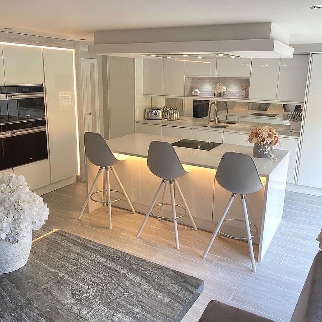 Moderno_Decor's tweet image. Gorgeous home 💜
Would you live here? 😍✨
#home #decor #homedecor #realestate #interiordesign #design #house #designer #style #furniture #decoration #homedesign #photooftheday
