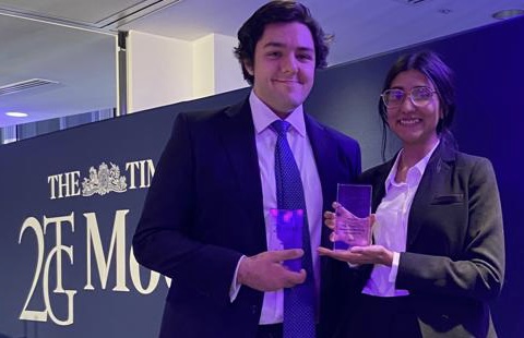 2TempleGardens's tweet photo. News UK was the venue last night for the final of The Times 2TG Moot. Congratulations to winners Aurora Guerrini &amp; Kieran Bailey &amp; runners-up Eliza Bond &amp; Jeffrey Chu. Thanks to all who attended with particular thanks to the judges, Lord Wilson, Lord Hamblen &amp; Lady Justice Asplin https://t.co/Tym5SrAIyb