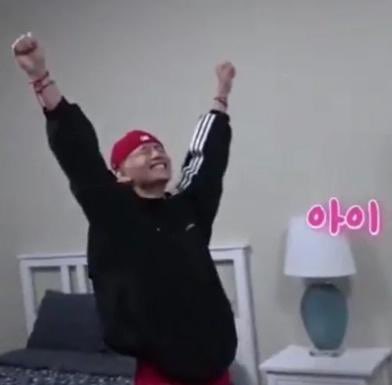 taekookforeverc's tweet photo. @sadafve @BTS_twt هوراا https://t.co/xpJHCwppcZ