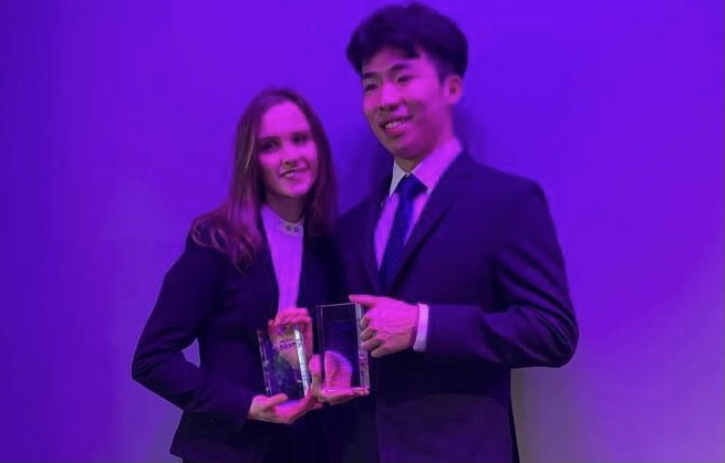 2TempleGardens's tweet photo. News UK was the venue last night for the final of The Times 2TG Moot. Congratulations to winners Aurora Guerrini &amp; Kieran Bailey &amp; runners-up Eliza Bond &amp; Jeffrey Chu. Thanks to all who attended with particular thanks to the judges, Lord Wilson, Lord Hamblen &amp; Lady Justice Asplin https://t.co/Tym5SrAIyb