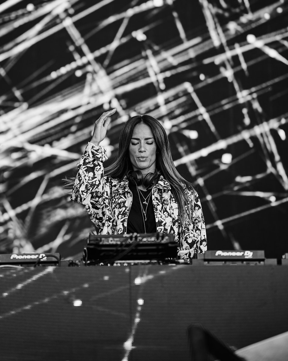 UNITEDANTS's tweet image. It’s Friday! Time to get in the mood for the weekend 🔥 We just released a new @AppleMusic DJ mix by @chelinamanuhutu recorded live from @ushuaiaibiza this summer 🐜 Head to l.unitedants.com/QldeYW &amp;amp; play it loud 🔊

#AppleMusic #ChelinaManuhutu #UnitedANTS #UshuaiaIbiza