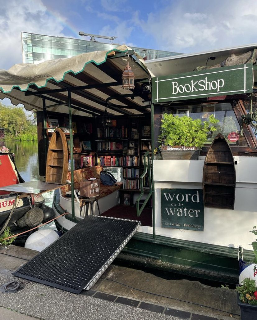 southernspaceuk's tweet photo. What we call a "canal crawl" 🚤

Take stroll along the iconic #RegentCanal and stop at these spots:

🌯 Broadway Market
📚 Word on the Water
🍸 East London Liquor Company

Discover our homes close by to Regents Canal: https://t.co/sQQ6ln6mhh

#SouthernSpace #SouthernHousing https://t.co/lenDjAmuPP