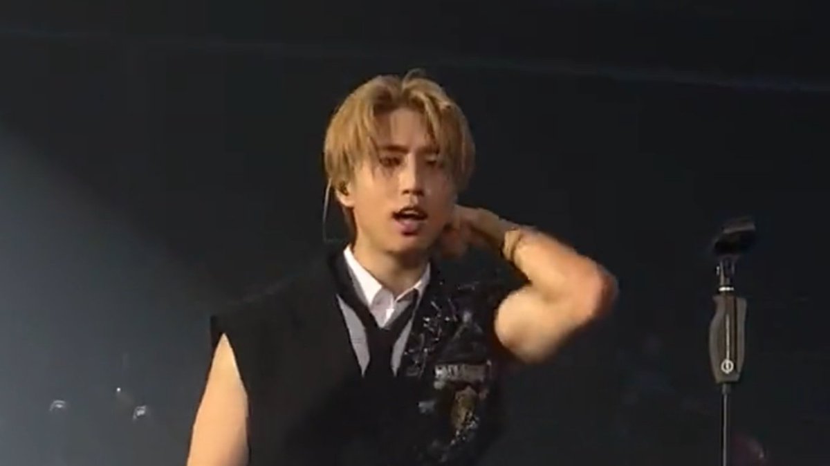 hanjiclips's tweet photo. han jisung is so hot. https://t.co/d0bCFzdSZv