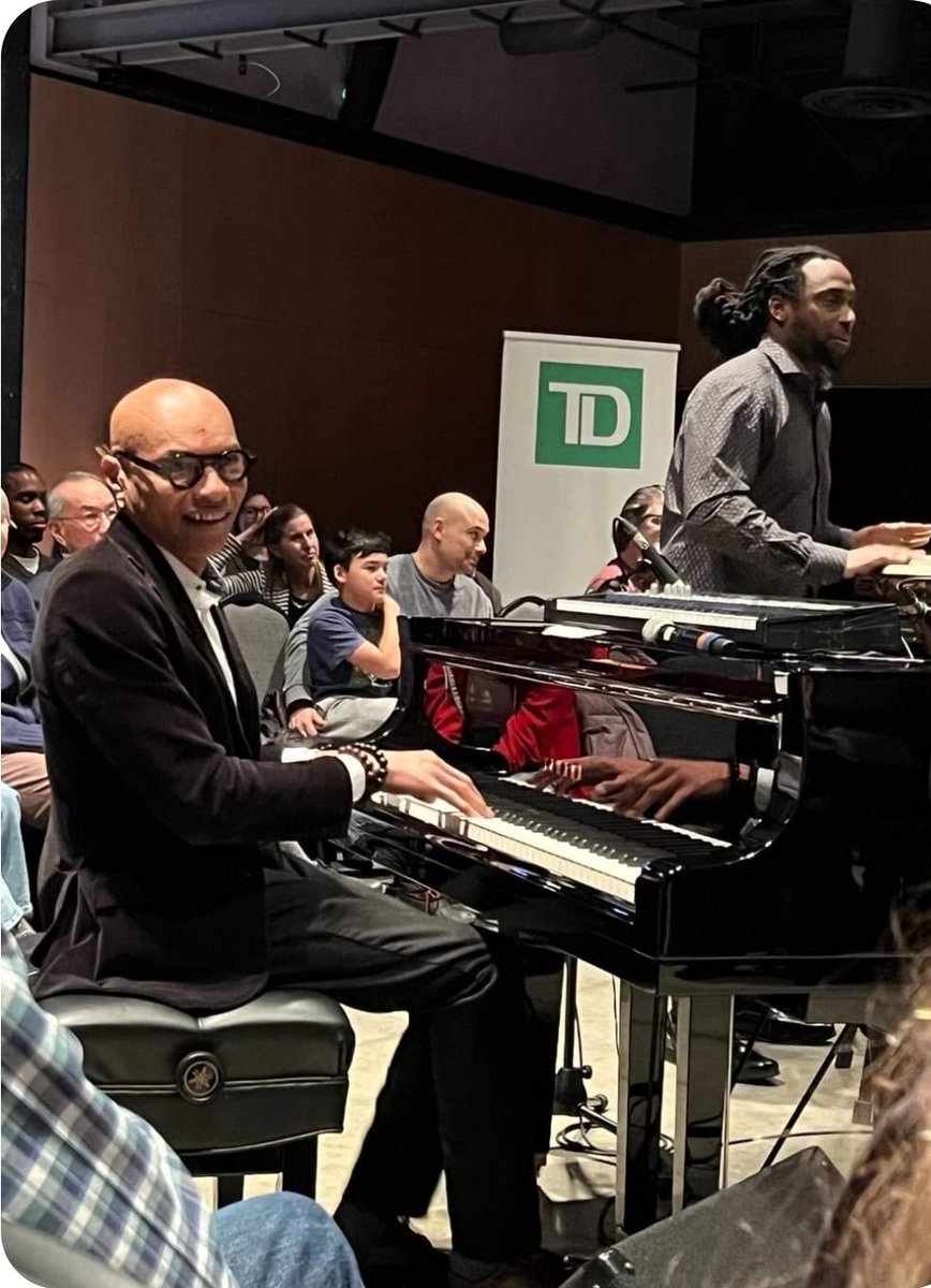 Had a great gig at Pier 21 Halifax Nova Scotia last night. Thanks too TD Bank and Joy Bullen.
Jesse Ryan and Gareth Burdges