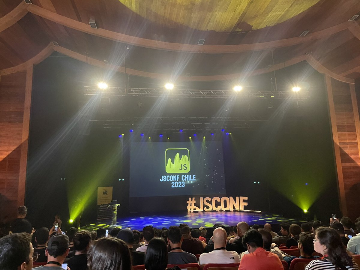chaikatereshkov's tweet image. Comenzando #jsconfcl #jsconf