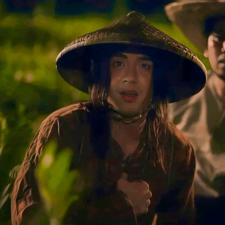 evrythngfrfilay's tweet photo. "ang aking puso, mata, hininga, ang aking binibining klay.." — Fidel

That moment when fidel finally got to see klay after longing and pining for klay for such a long time. Those tears filled eyes, tears of happiness, full of gratitude, and love. 

#MCIAkingPuso #filay https://t.co/5lzzNGb6PB