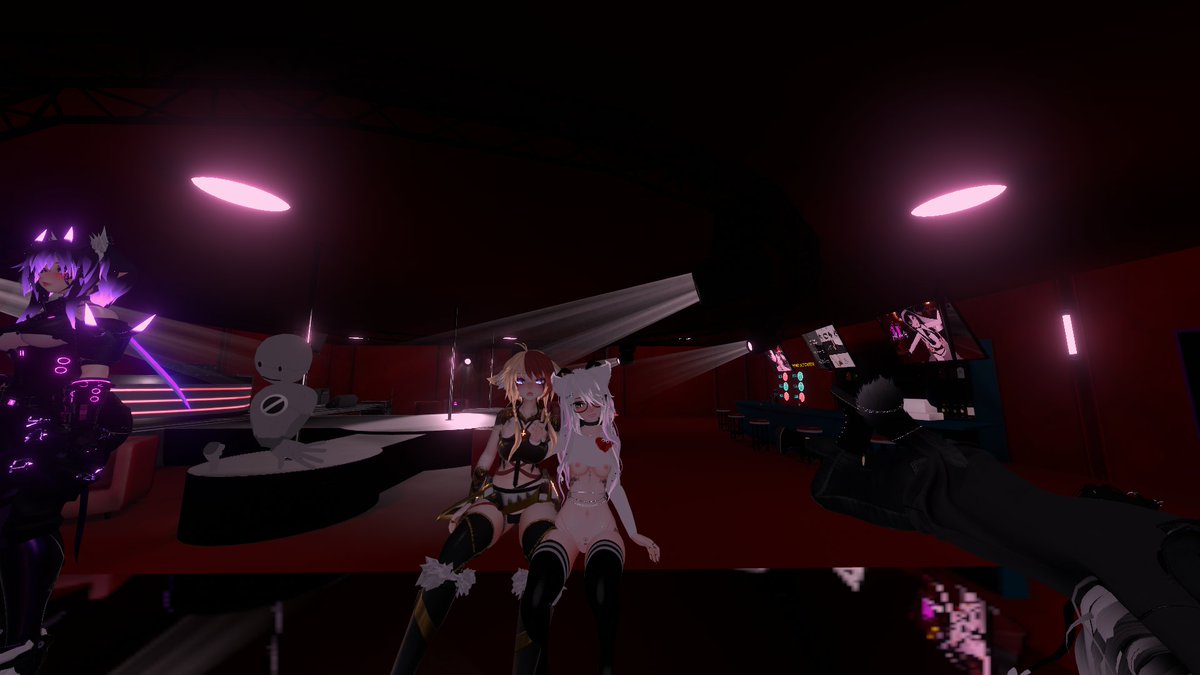 zeniczen1's tweet photo. #exhibitionism #vrclewd https://t.co/Zr3ZmubY57