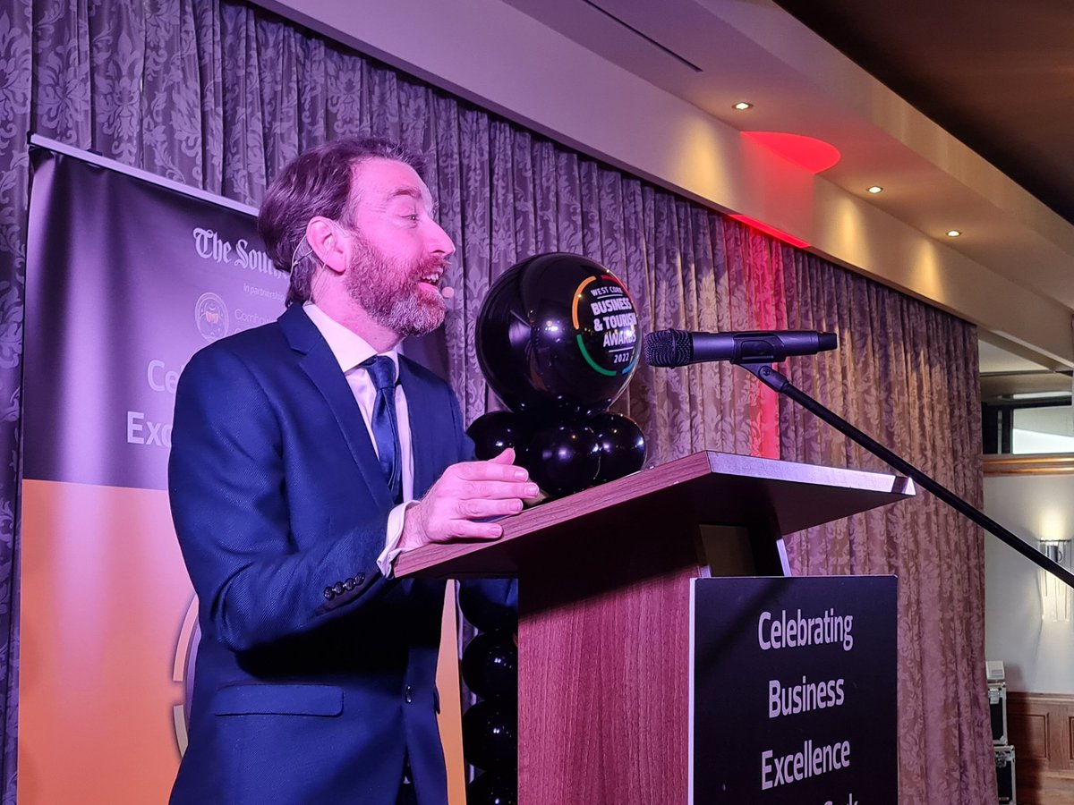 SouthernStarIRL's tweet photo. MC @colmoregan entertaining the crowd as we begin

#WestCorkistheBUSINESS https://t.co/nEDVpfnFKk
