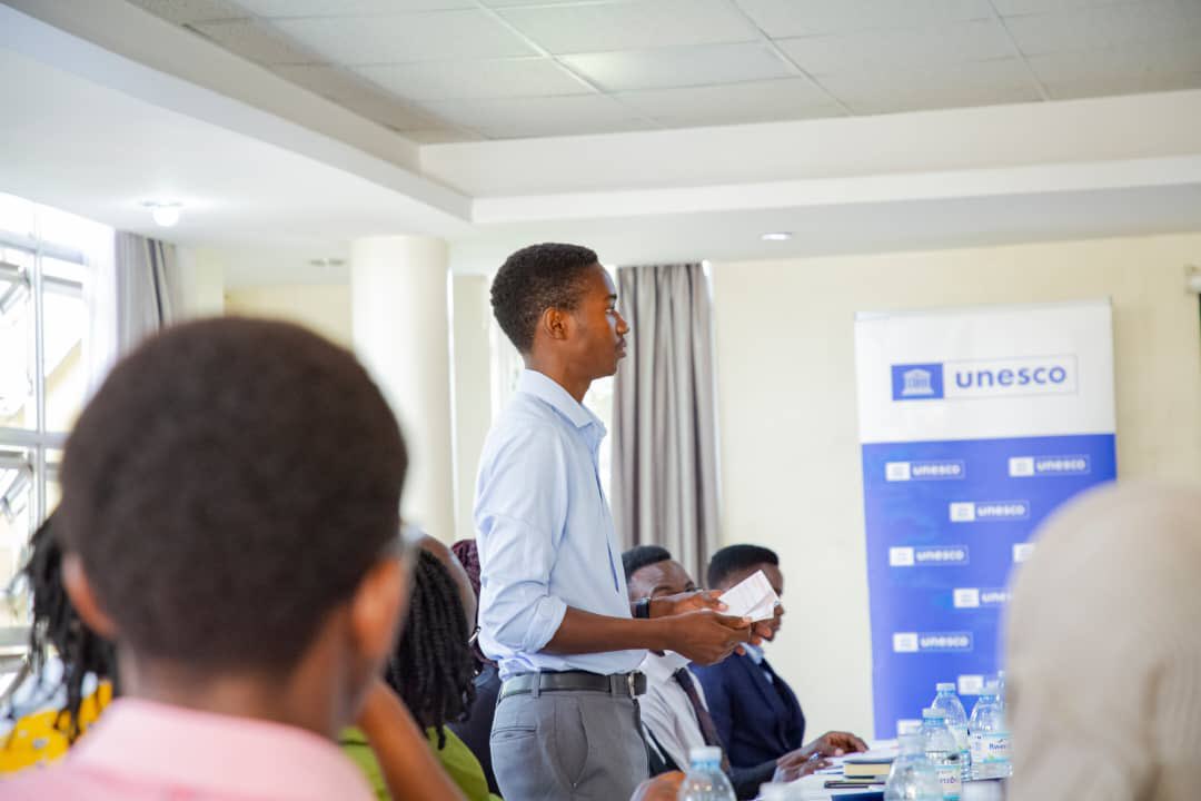 RAHU_Clinic's tweet photo. These medical students speak on behalf of their university peers and highlight the negative attitudes of health workers and their lack of training as one of the obstacles to achieving sexual and reproductive health. #03plusUG https://t.co/OtpENvlYSz
