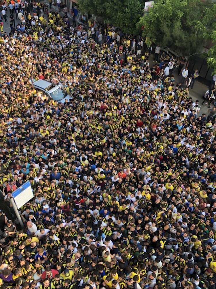 @Fenerbahce HAYDİ FENERBAHÇE TARAFTARI, BAŞKA FENERBAHÇE YOK...
GÜN BİRLİK OLMA GÜNÜ...
#FenerbahçeRivada