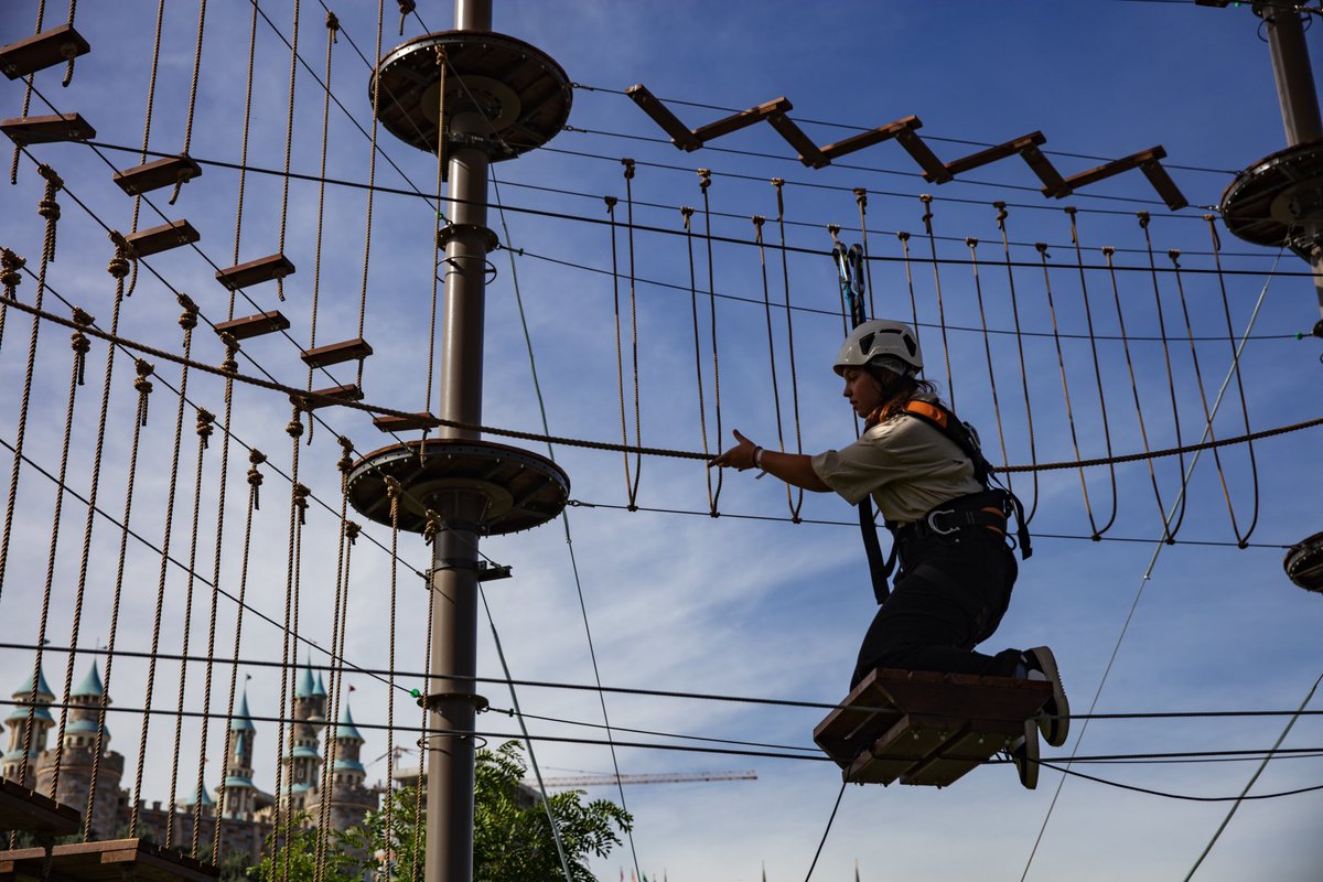 Doğanın içine uzanan gizemli ve eşsiz bir manzara!

#vialandparkur #parkurutamamla #maceraparkı #macera #adrenalin #funtime #funfair #attraction #adventure #adventurepark #eğlence #heyecan #enjoylife