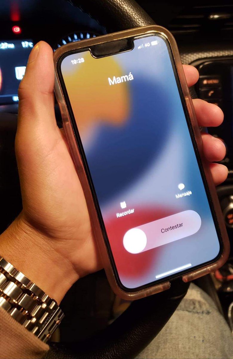 SoyDaniloDiaz's tweet photo. La llamada que nunca quiero dejar de recibir. 🥺 https://t.co/6kqhVN1aVC