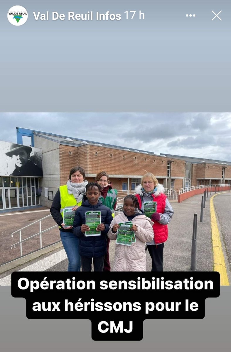 NicolasKlatka's tweet image. Sensibilisation et information autour du #Hérisson d'Europe et du programme #PiquenVille, à @valdereuil_info ! Bravo aux habitants qui se mobilisent en faveur du projet ! 💪 Rendez-vous le 25 février, pour la création des #passages à #hérissons, entre les jardins.