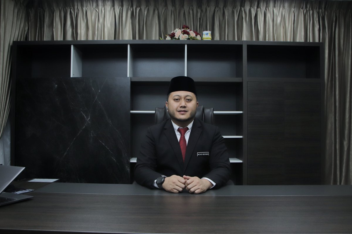 ridhwanali's tweet photo. Terima kasih kepada YB Tuan Haji Rosli Bin Abdullah
Timbalan Pengerusi Yayasan Melaka dan Warga Yayasan Melaka yang hadir sama. 

#RidhwanAli
#Comebackstronger
#TerusBerbakti
#YayasanMelaka
#YM https://t.co/pt7XFHTLQy