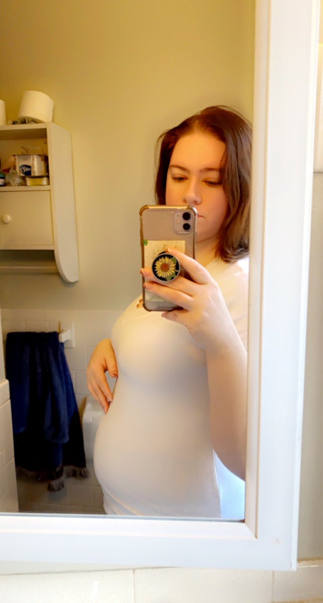 heybrittneyx's tweet image. My belly is officially past my boobs #22weeks #18togo