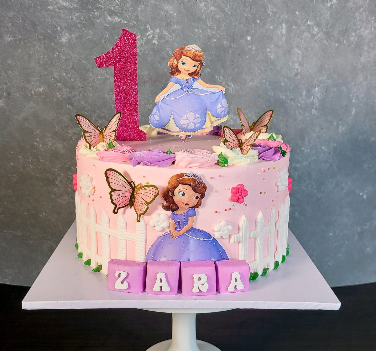BelmondCakes's tweet photo. Have you ever wondered what makes it special to have a character cake custom-made for kids?

Long story short, it makes the cake and the birthday experience personal and exciting for your child. #charactercakes https://t.co/PvH7yFZqRI