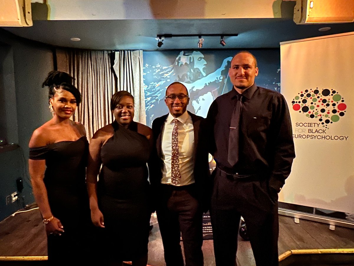 JGGrantPhD's tweet photo. #INS2023inSanDiego highlights thus far:

1) When your grad school mentor meets your post-doc mentor

2) Meeting legends at the @SoBlackNeuro Luminaries dinner

3) Chatting with some talented future neuropsychologists about getting into grad school during my poster session https://t.co/ahWIF1As61