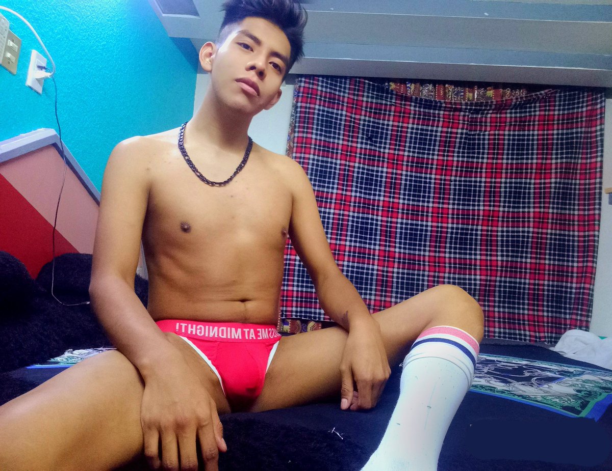 JesusBlue10's tweet photo. Uff, lo rico de ser inter es que te puedo poner a morder la almohada o puedes usar mis piernas de aretes.
Rt. Para que las tengas de arete 🍆🍑💦🔥
@HotlPensylvania @RegiolandiaMTY
@b_sncristobal https://t.co/4aY9Krnhv0