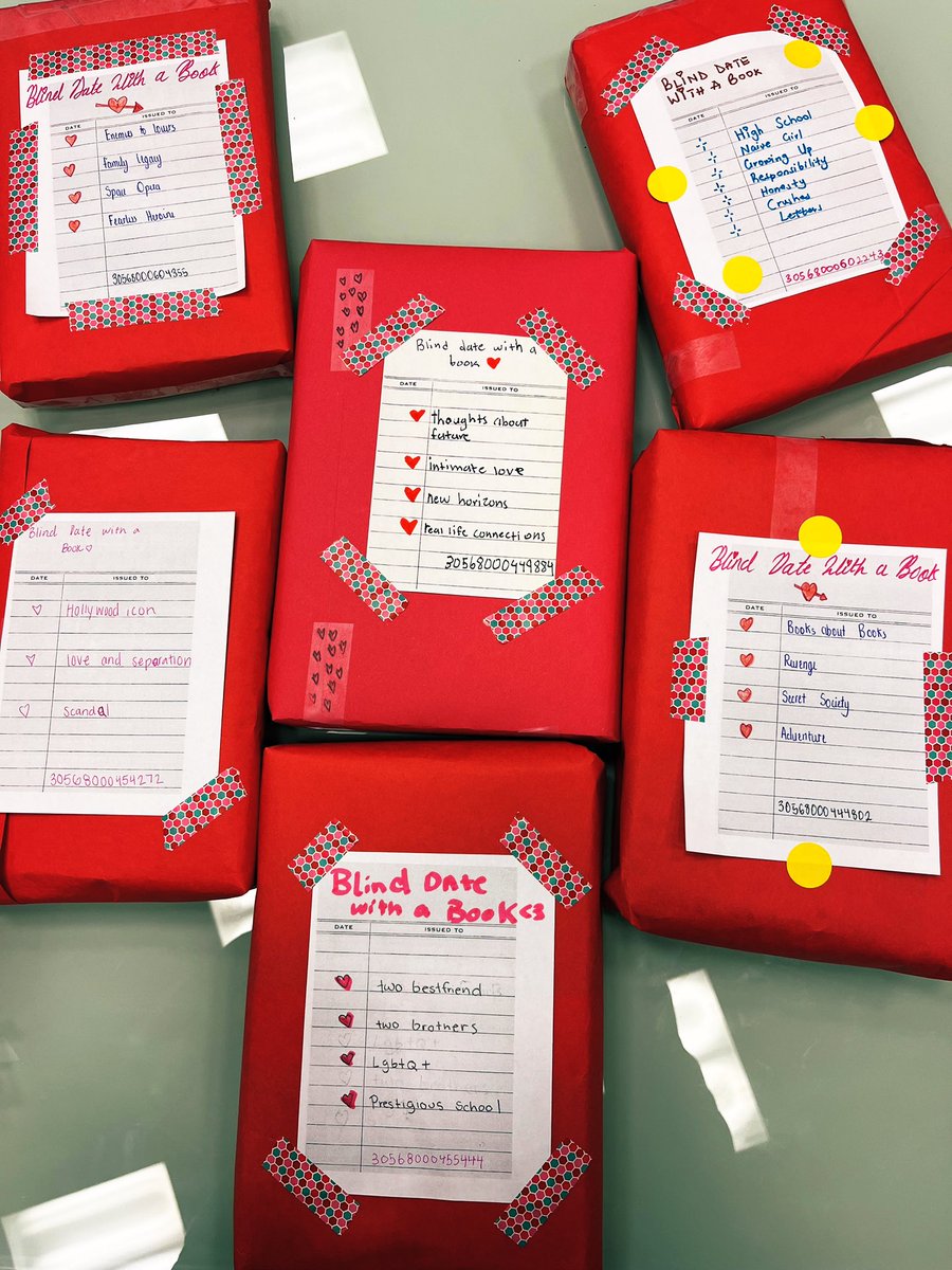 URHSLibrary's tweet image. Our new Blind Date with a Book display was made with help from our Book Club! 💕  #UnityReeders #PWCSLibraries
