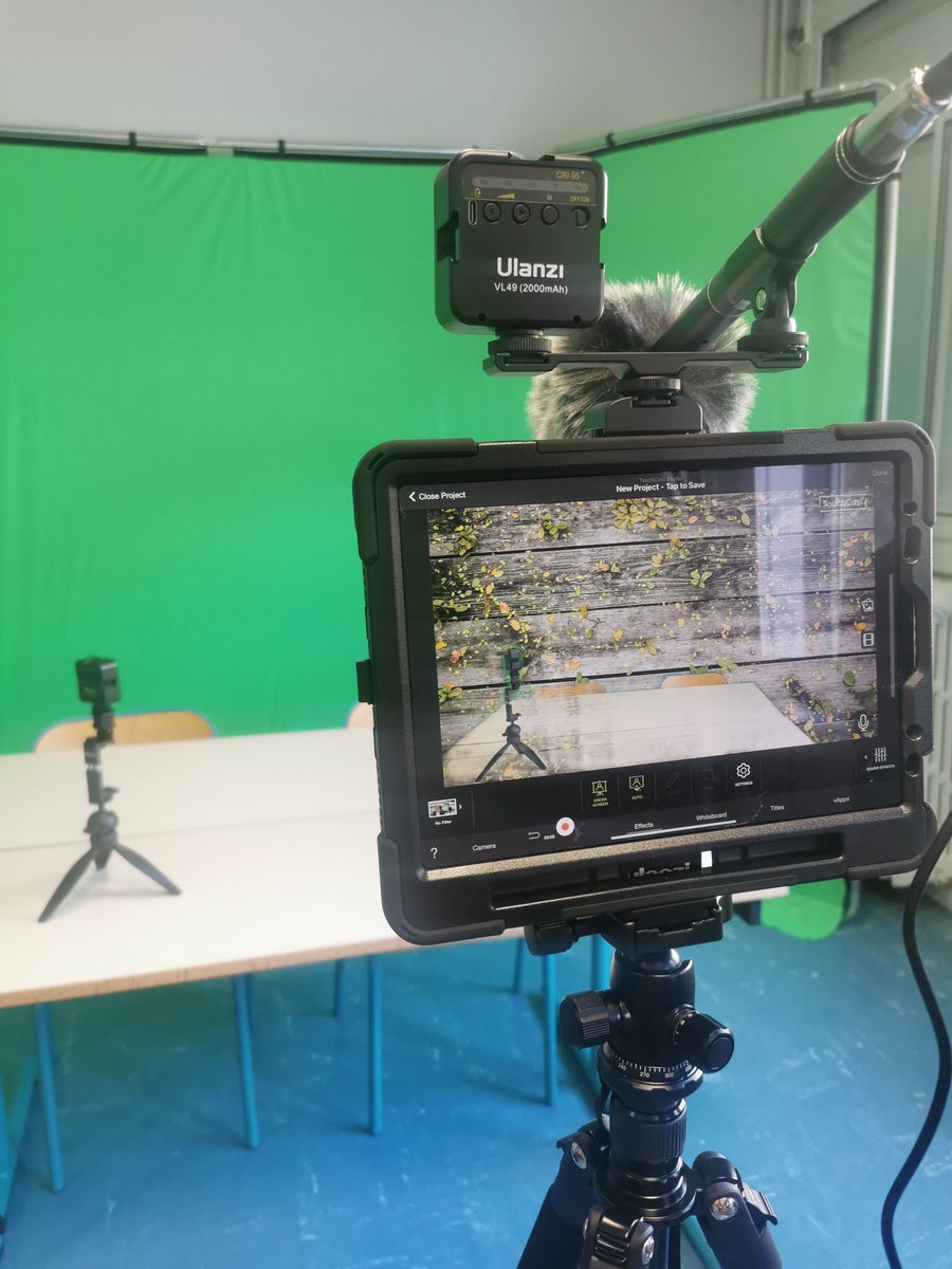 JeanRostandGers's tweet photo. Nous l'attendions tous. Il est enfin là ! Qui ?! Le studio media! 🎤🎧🎥🎬📺 Les élèves du @JeanRostandGers seront bientôt en mode jeunes reporters!
#mediascolaire @actoulouse @dsden_32 @Clemi_Toulouse #journaltv #reportage https://t.co/BUiZi9KtnB