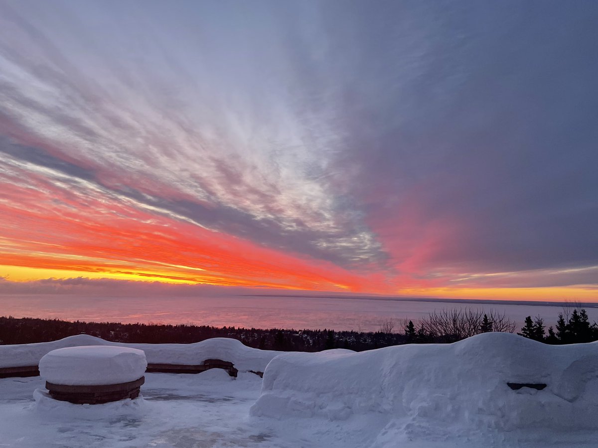 It may feel like 34 below, but still so lucky to live here! #perfectduluthday Happy Friday!!