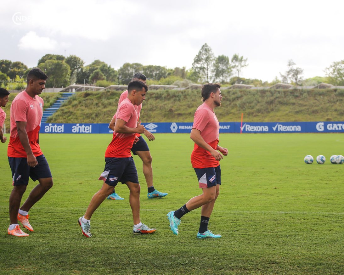 Nacional's tweet photo. Enfocados en el domingo 🧠⚽

#ElClubGigante 🔵⚪️🔴 https://t.co/b94cwCDciW