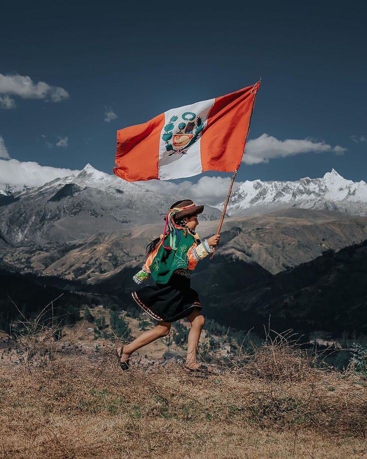 LizarzaburuJuan's tweet photo. El único pabellón del Peru,  por el cual hasta la vida daremos……esta es la bandera por la que Grau, Bolognesi y Quiñones dieron la vida, la defendió Caceres, Leoncio Prado, Marko Jara y demás peruanos…..
Nada la usurpará.

@congresoperu @CCFFAA_PERU @BankadaFP https://t.co/kUihSt8vsF