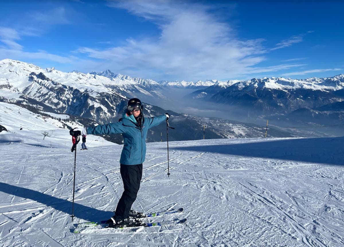 skipedia's tweet image. Was this the world's most sustainable ski trip? Train travel, vegan food (including raclette!), biomass heating &amp;amp; renewable energy in Anzere, Switzerland ow.ly/KsA050MIUUC @anzeretweet @valaiswallis @MySwitzerland_e @FlightFreeUK #SkiFlightFree