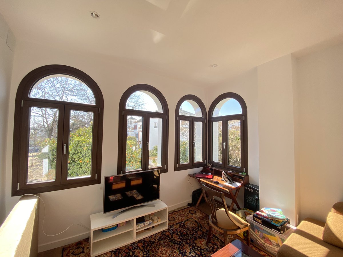 VELAVENTANAS's tweet photo. Nuestras ventanas Finstral, traen la belleza de la naturaleza al interior. Desde el barrio de Heliopolis de Sevilla terminamos la semana de trabajo.
Buen finde para todos🎉🥰🌈 https://t.co/yinnvSTSiE