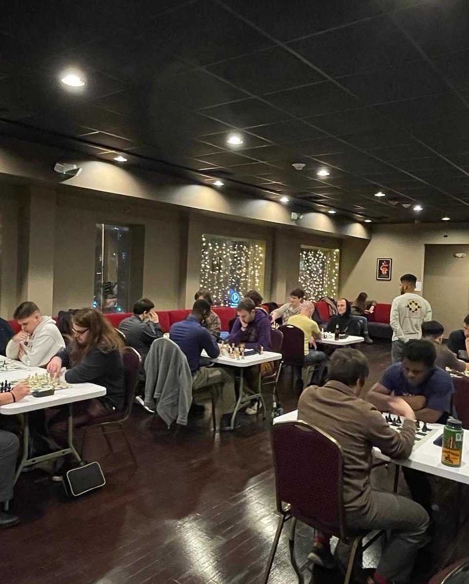 ChessBizkit's tweet image. Last month we had a great turn out for our first #Blitzchess tournament! Can’t wait to do it again tonight! #chesspunks #baltimore #chess