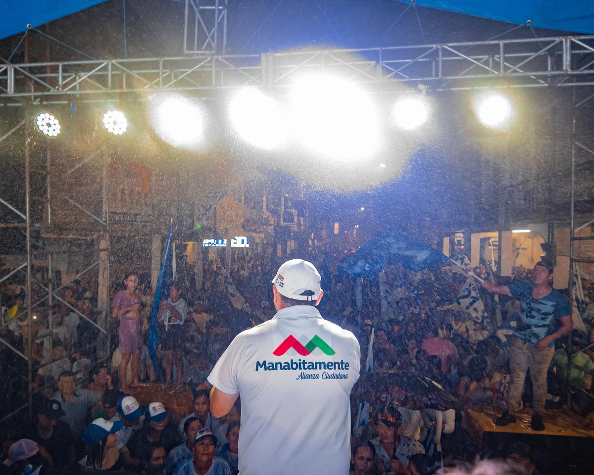 CoboFausto's tweet photo. Por el futuro, por la familia y por amor a nuestra ciudad, la hora se acerca, el #ChoneBonito será una realidad. https://t.co/acX0p8gOLl