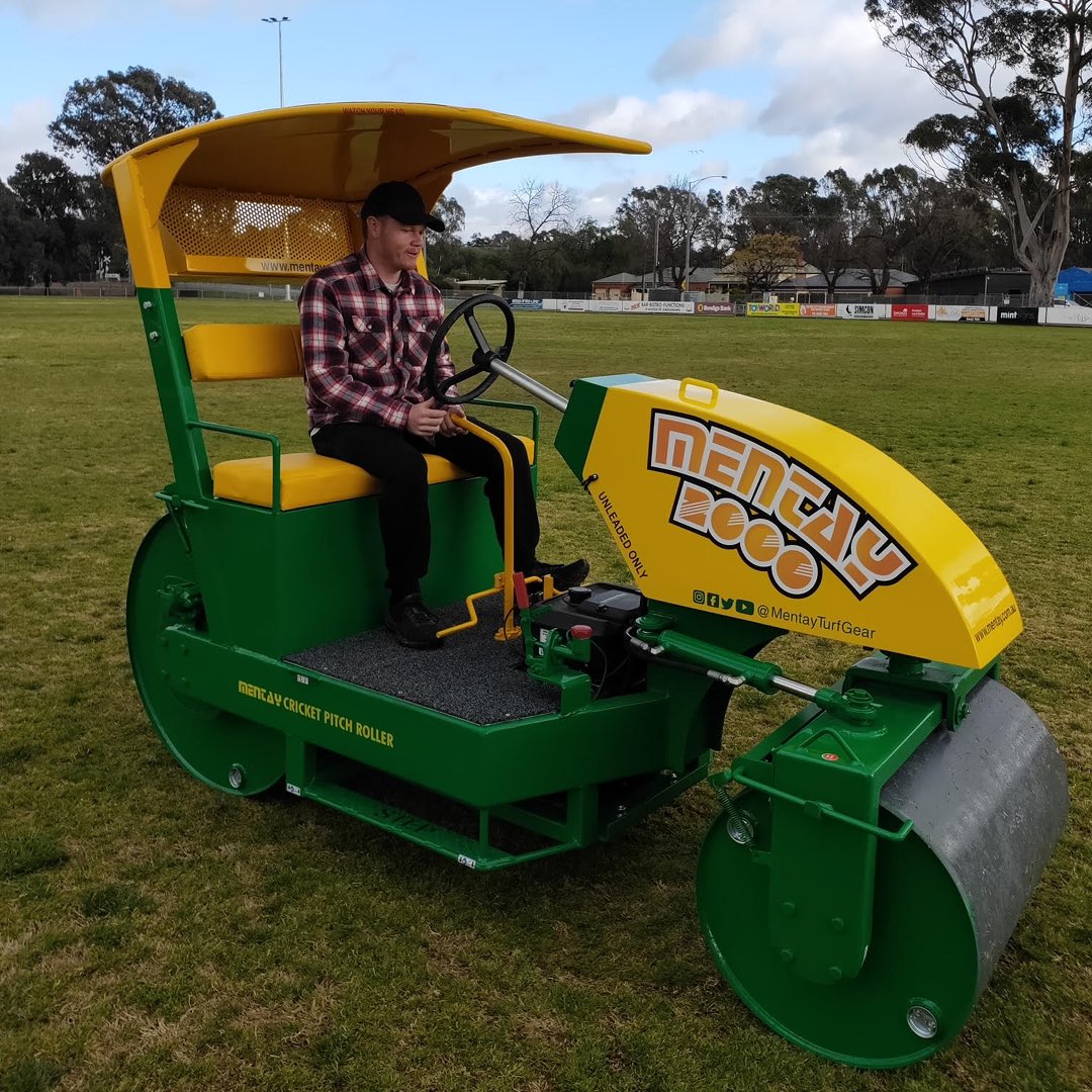 New Mentay 2000 delivery for Sandhurst Cricket Club, in Bendigo! We have Ben on board, at Weeroona oval testing it out.

#cricket #mentayturfgear #bendigo #weeroonaoval