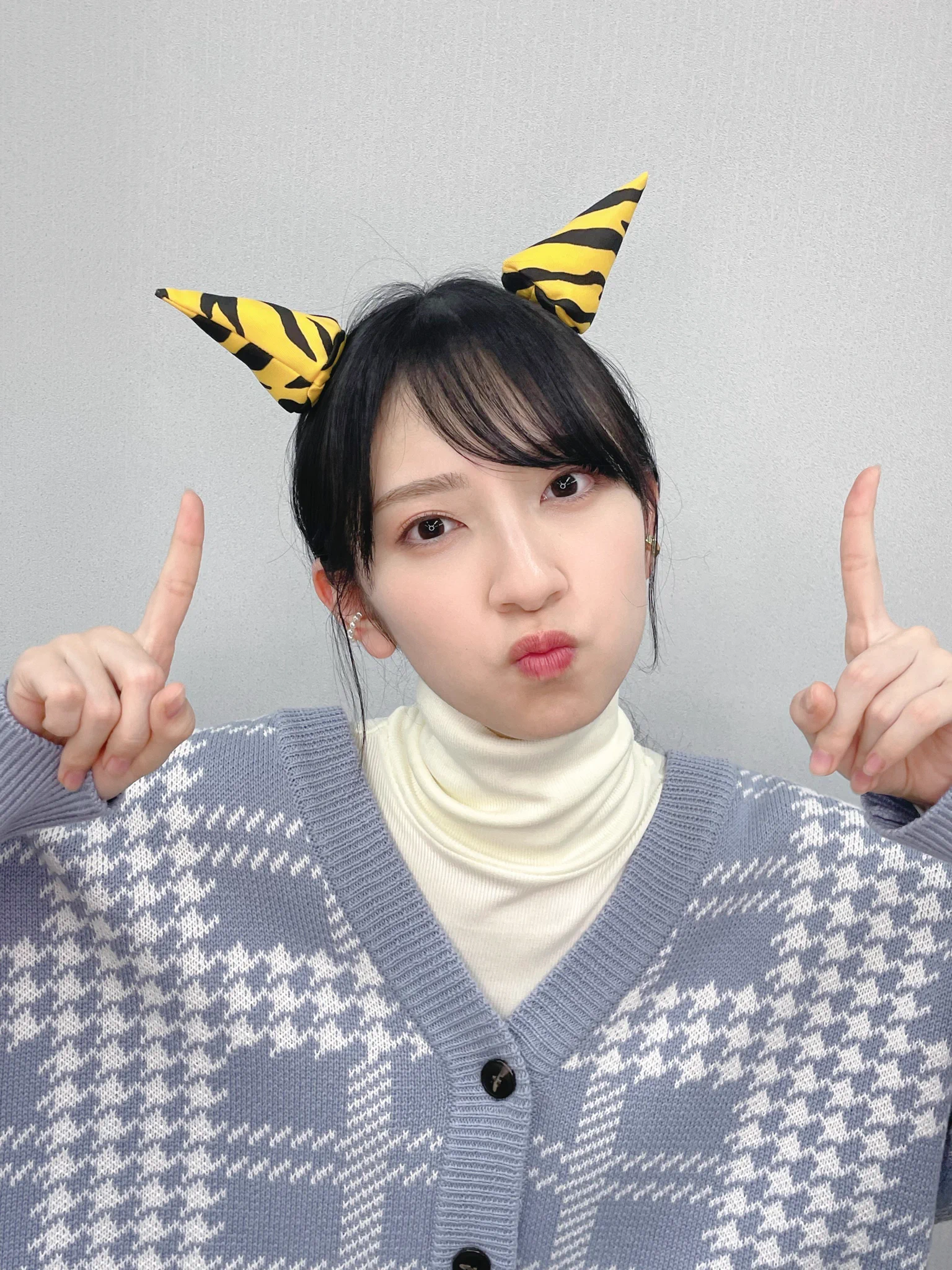 日向坂46 金村美玖 1st写真集『羅針盤』発売中【公式】 (@miku_1stbook