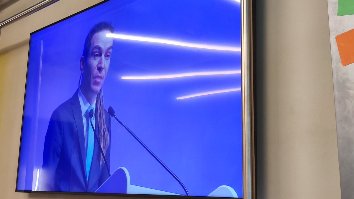vittoriobertola's tweet image. In the speakers room of the #EUOpenSource policy conference, listening to the opening address by the Czech viceminister for digitization.