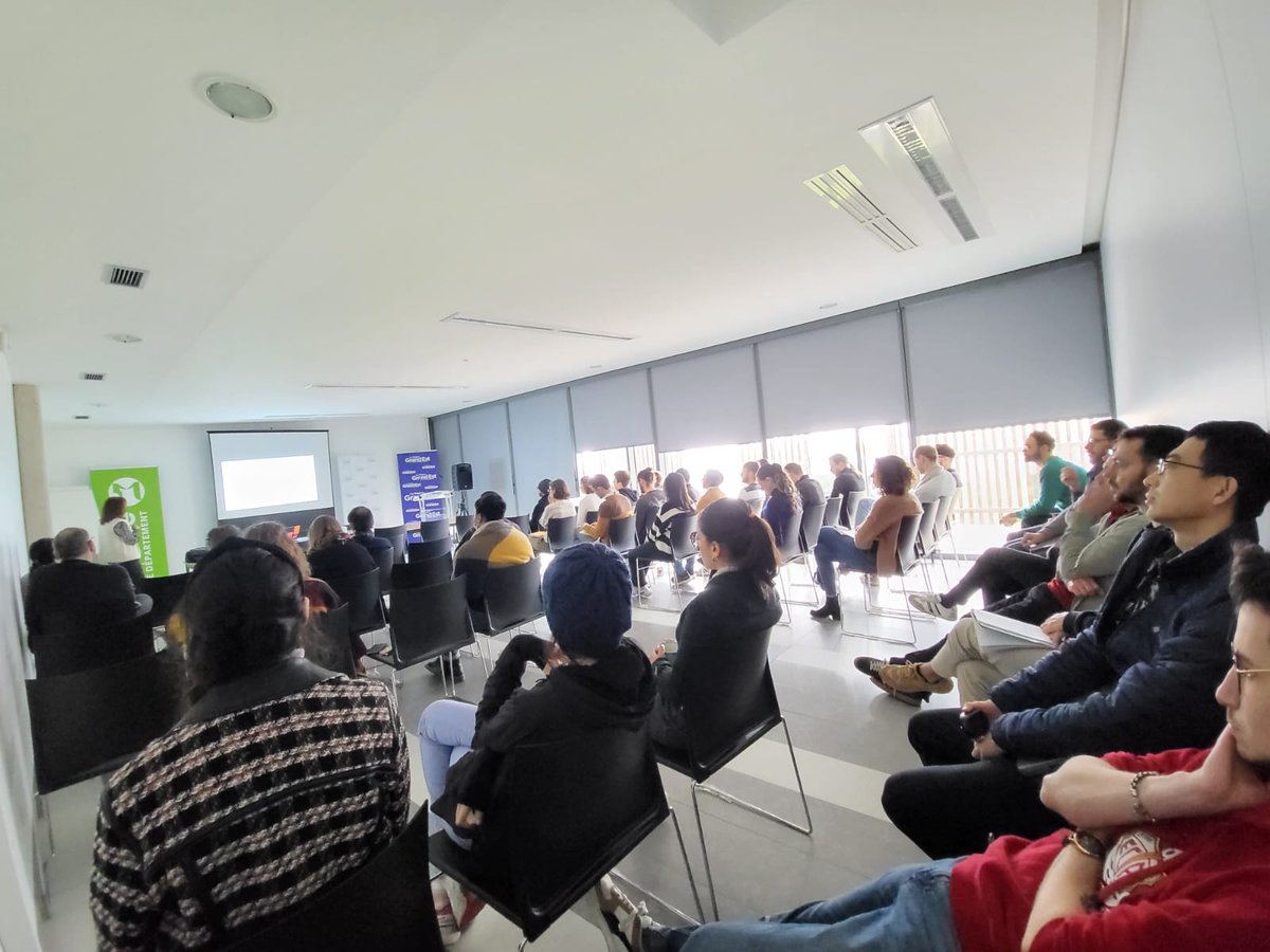 [Recherche]
Séminaire interne ce jour autour de la biocatalyse pour produire un large portefeuille de biomolécules à partir de coproduits agro-industriels par le Pr Caroline Remond <a href="/AfereChaire/">Chaire AFERE</a> <a href="/FARE_Reims/">FARE lab</a> <a href="/universitereims/">Université de Reims Champagne-Ardenne</a> 
Salle comble et beaucoup d'intérêt pour le sujet ! 👏