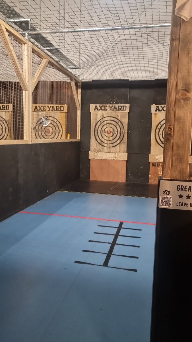 Deric on Twitter "We're off axe throwing in Belfast 📺😄🙏🏽👋