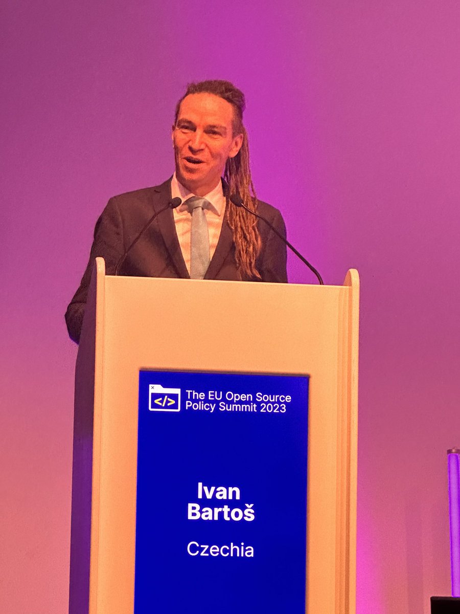 JamesALovegrove's tweet image. @PiratIvanBartos keynoting at @openforumeurope #EUOpenSource Policy summit. Shout out to the Brno open source declaration and wider EU presidency’s progress w/ ‘default to open policy’ to avoid lock-in, push down TCO, boost innovation and accelerate open source up-skilling