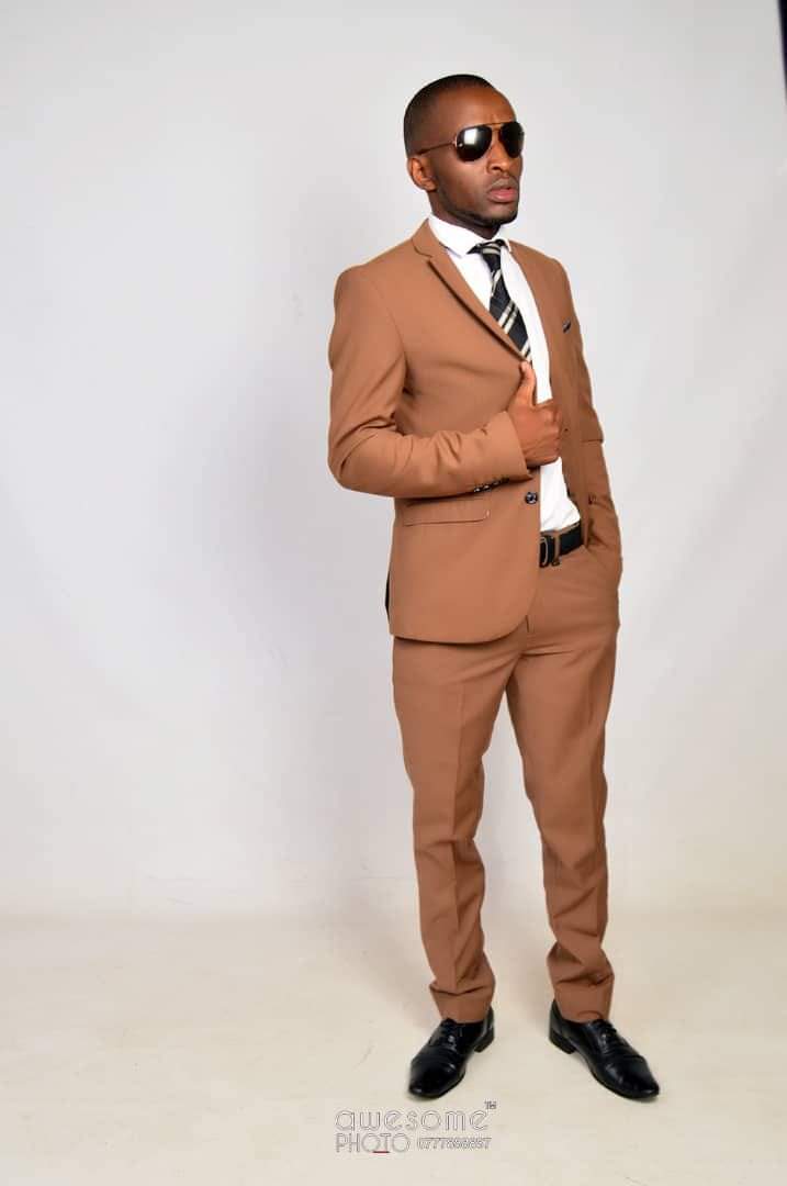 aleckncube's tweet photo. I am devastated to learn of the passing of Prof. Nkosikhona Hlabangana. A young Chemical Engineer and Academic Gone Too Soon. MHDSRIEP. A Big Loss For Zimbabwe. We worked tirelessly together under the NUST Covid-19 Response Initiative! Kubuhlungu  @nustzim @mhtestd @ChronicleZim https://t.co/6KboZ672IH