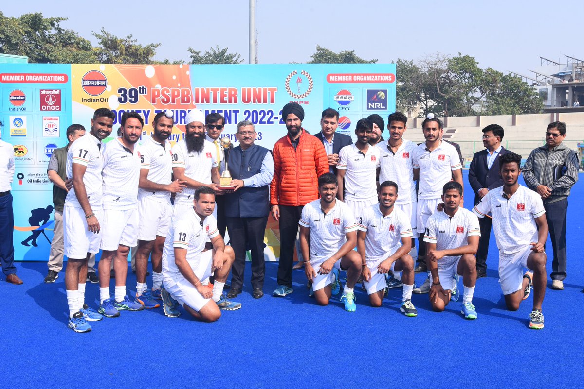 DirHR_iocl's tweet photo. Hockey, you beauty!

Just witnessed an unforgettable final at the PSPB hockey Tournament in Lucknow! #IndianOil edged past ONGC in a thrilling penalty shootout. Passion, pride &amp; sporting spirit were on full display. Congratulations to both teams for their incredible performances! https://t.co/wjL906NJWx