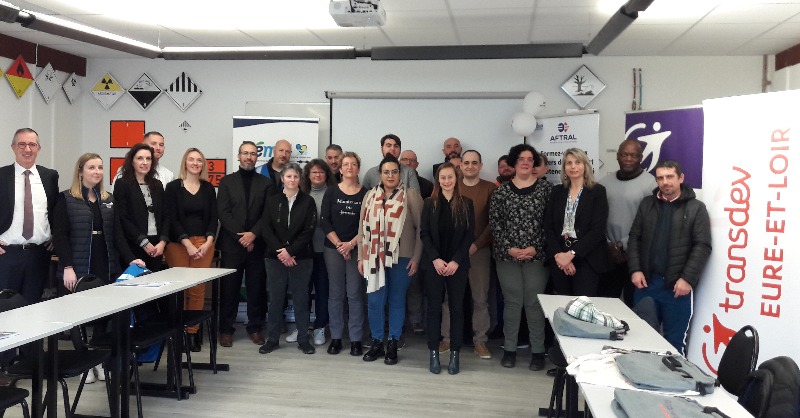 transdevFR's tweet photo. [#AcadémieByTransdev 🚌🎓] Un nouveau centre de #formation de contrats de professionnalisation à Mainvilliers en @RCValdeLoire ! Une 1ère promotion composée de 9 #talents pour la plupart en reconversion professionnelle qui deviendront #conductrices et #conducteurs chez Transdev.