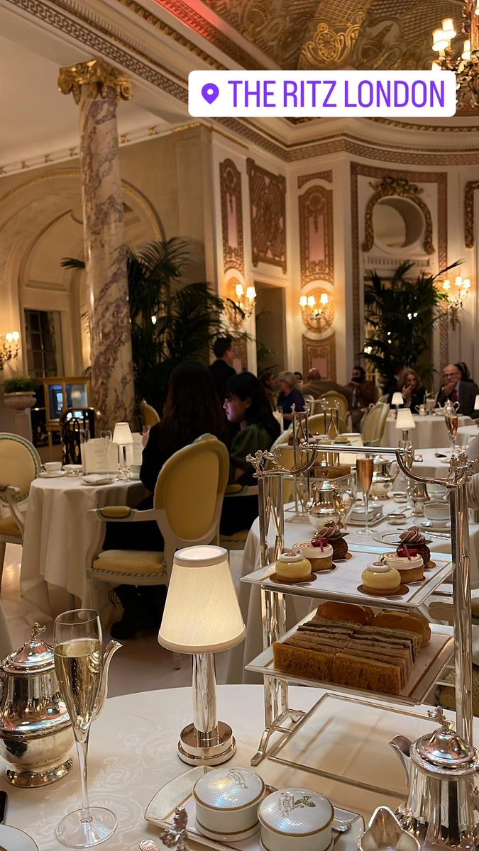 GailyWalk's tweet photo. Afternoon tea at The Ritz for Gab’s 21st 🎉🍾 https://t.co/QhwikZgNXR