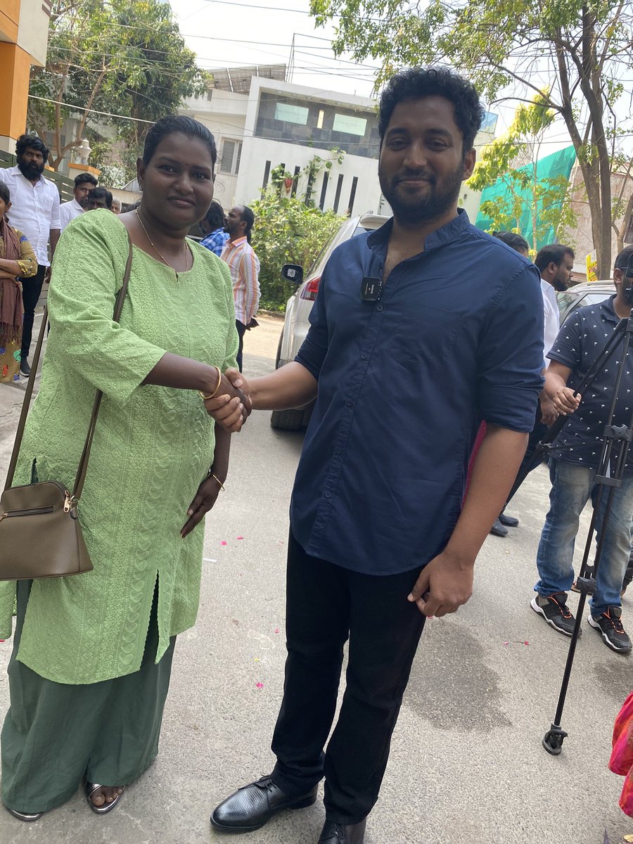 gomathisusee's tweet photo. What a man oh my goodness
He loved my buddha gift 
Romba Neram kai kodutha 
Naraya pesina 
Avaru enna paratrinaru 
goosebumps moment  #Vikraman #vikku #VaathiVikraman #AramVellumLegalAid #AramVellum https://t.co/MF11XBC9bT