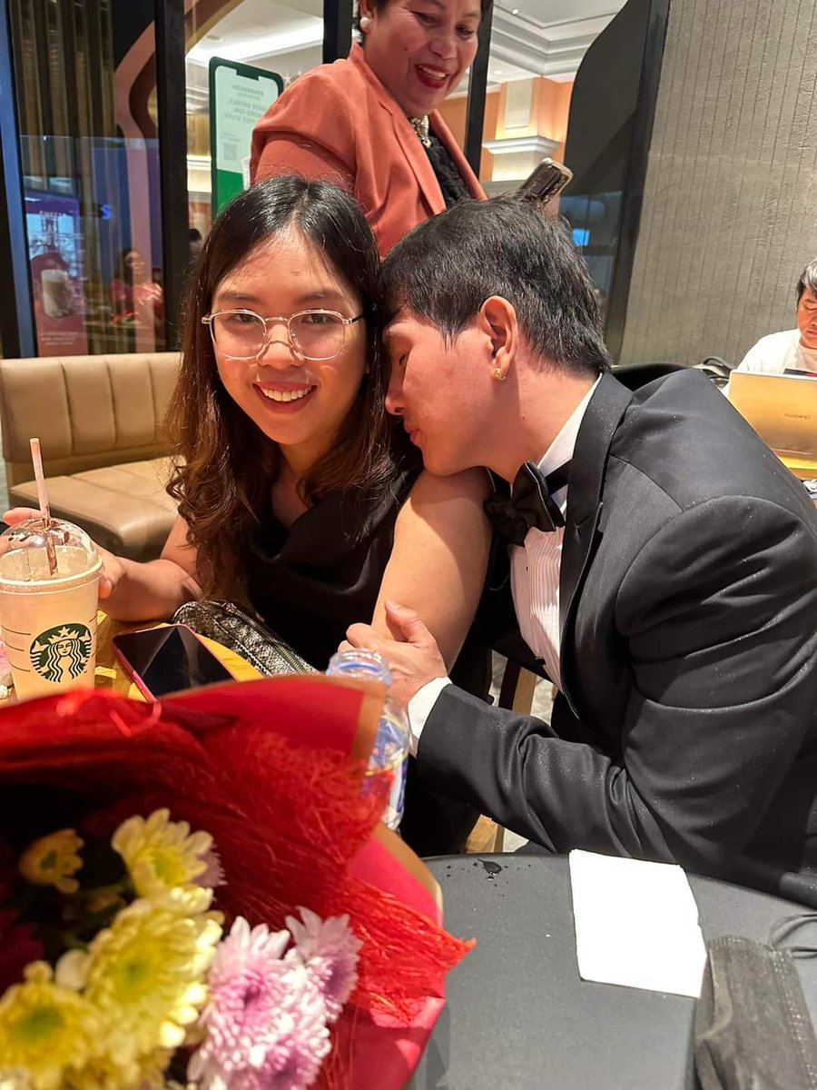 Ang sweet naman ng bunso❤...#MygzMolinoVlogger