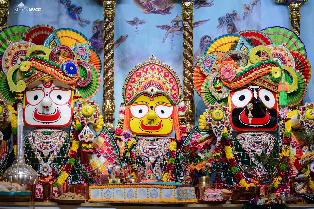 ISKCONPune's tweet photo. 🌷 Nityanand Trayodashi &amp; Brahmotsav Celebration
Special Sringar Darshan | 03-02-2023 | ISKCON NVCC Pune 🌷
Sri Sri Jagannath Baldev Subhadra
#iskconnvcc10thanniversary
#ISKCONNVCC #ISKCONPune #ISKCON
#PUNE #DailyDarshan #harekrishna
#Friday #3rdfebruary #3rdfebruary2023
#nvcc https://t.co/3kS5qK6hkO