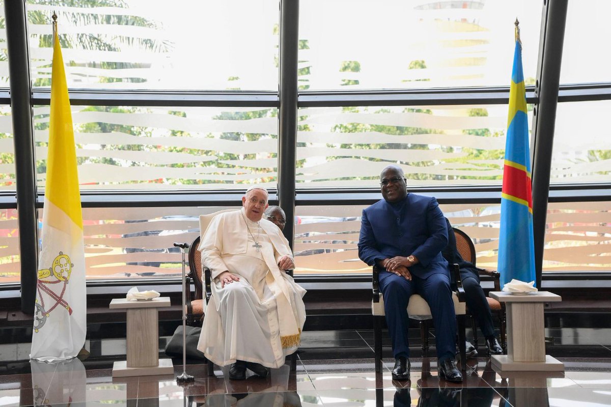 vaticannews_fr's tweet photo. 🇨🇩 Après 4 jours sur le sol congolais, @Pontifex_fr a quitté Kinshasa ce matin, direction Juba au Soudan du Sud pour la deuxième partie de ce voyage apostolique, qui se transforme en pélerinage oecuménique. #PapeEnRDC https://t.co/gc8X8c07UT