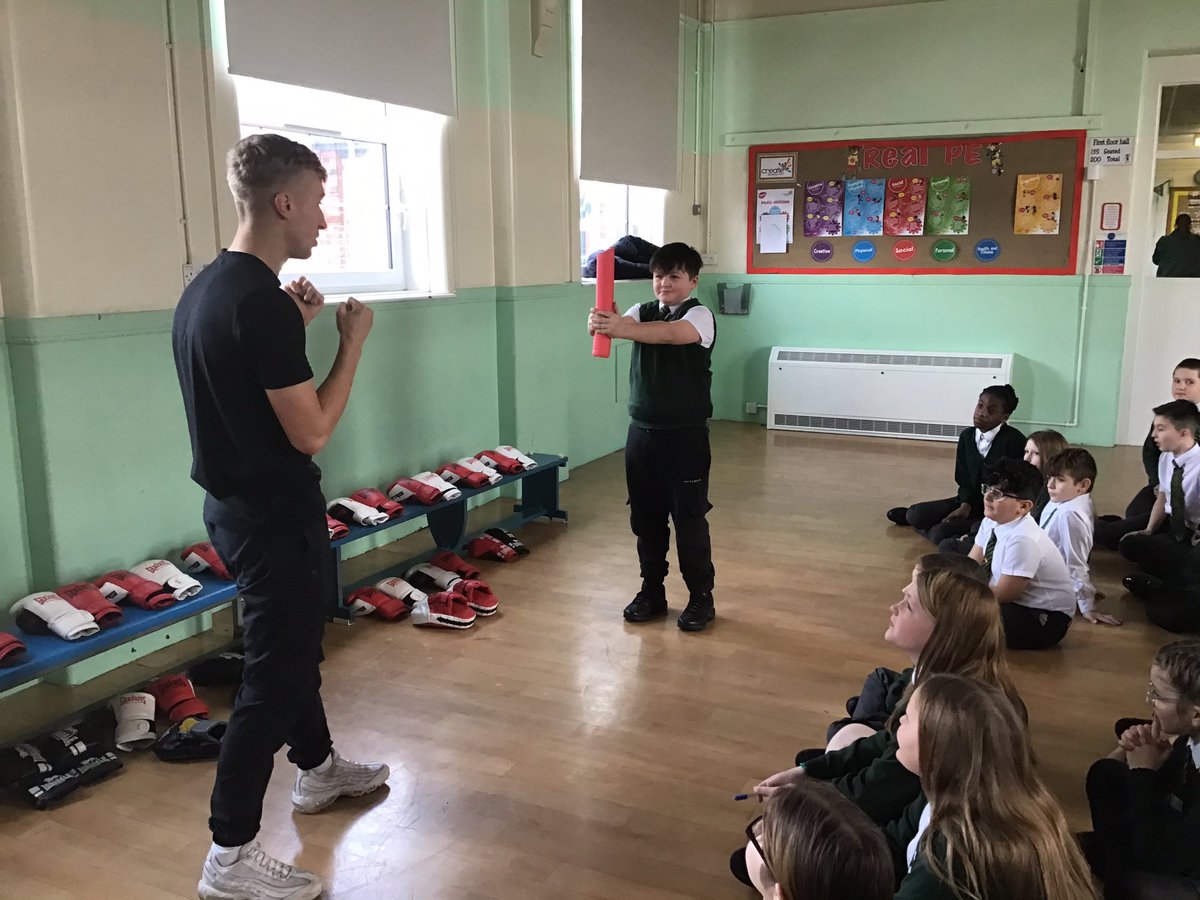 Y6Oaky's tweet photo. 6 Woodies enjoyed taking part in a boxing session this week with We Are All Stars! ⭐️ https://t.co/nsqRPLTIU2