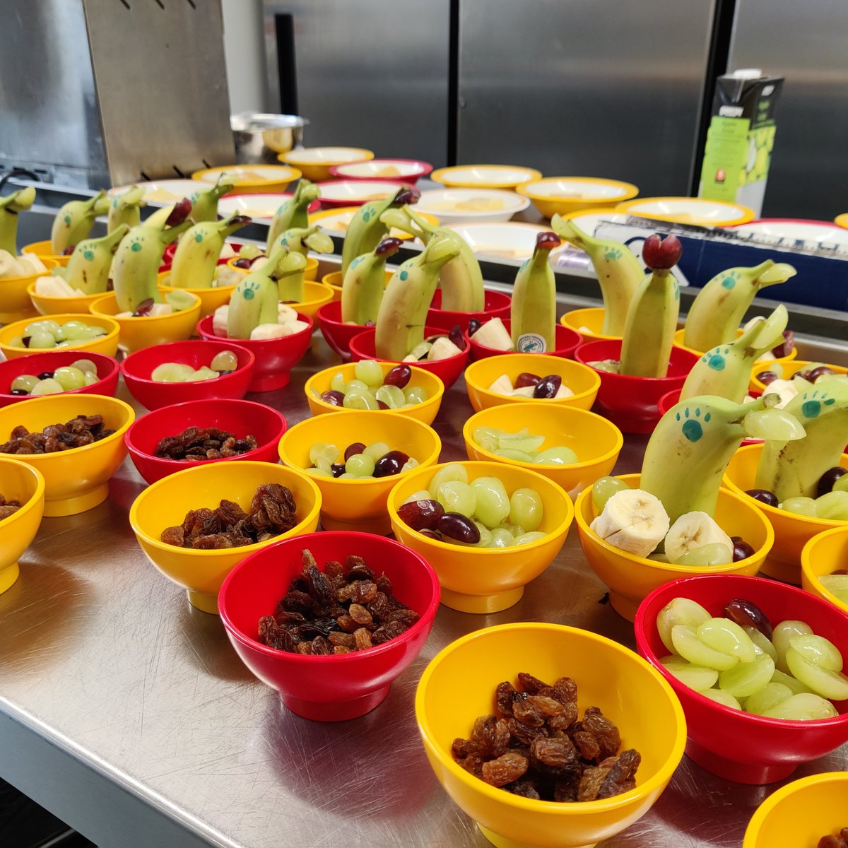 StOswaldsCEP's tweet image. Yesterdays 'Old style School Lunch' #funlunch #healthylunch