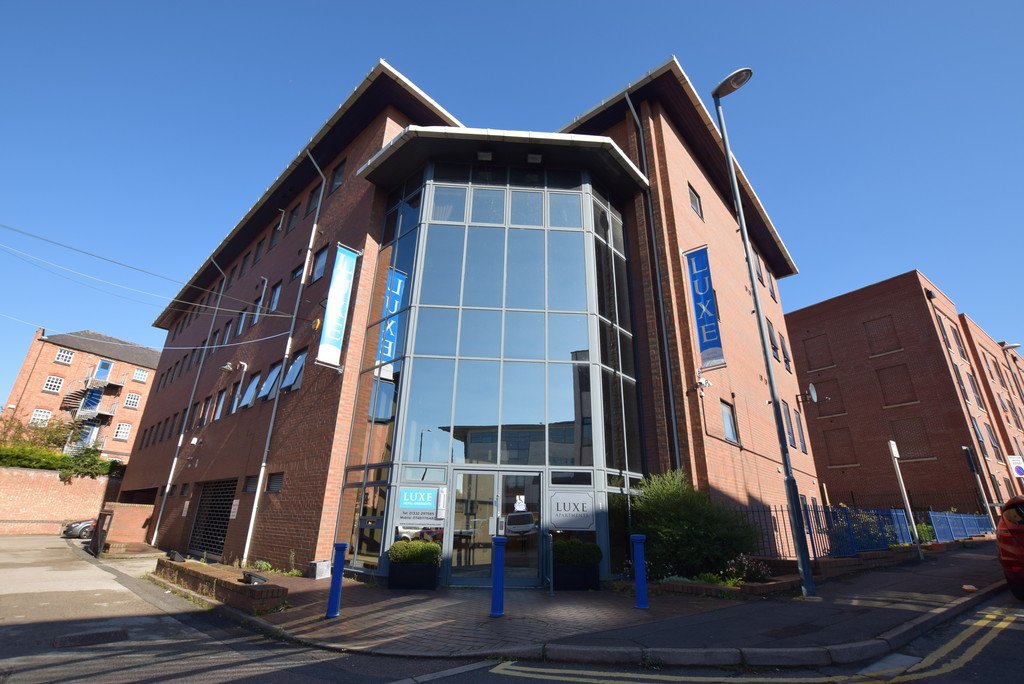 Two luxury apartments now available from £800 PCM!
These stunning high-spec properties are located in Derby City Centre and won't be available for long so contact us now! 
#Derby #luxury #property #propertymanagement #landlord #Tenant