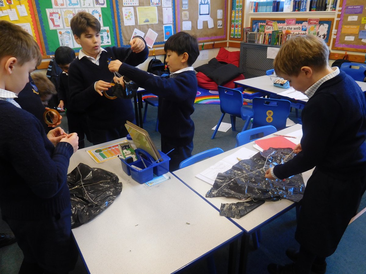 SJBWindsor's tweet photo. Our Year 4 boys have been designing their own parachutes while learning about air resistance. 👨🔬 #SJBmiddleschool #SJBscience https://t.co/XrXUb0Wdx5